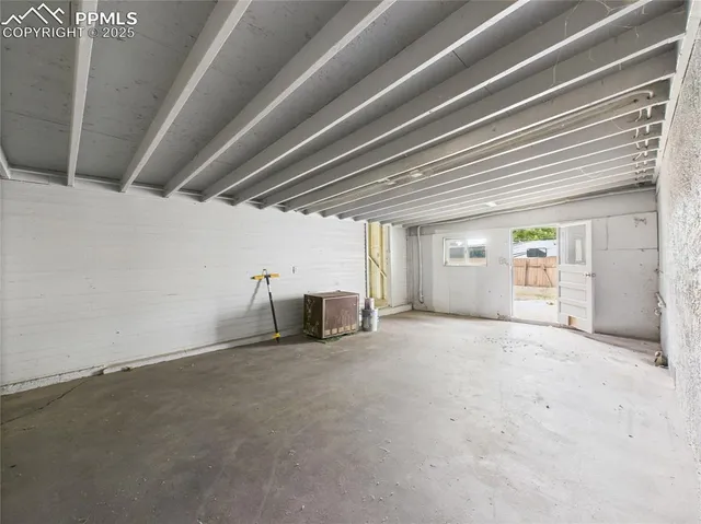 a view of a livingroom with an oven
