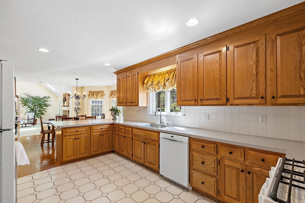 5 Jacob Amsden Road Westborough, MA 01581 - Photo 6 of 36 Gallery Image 6