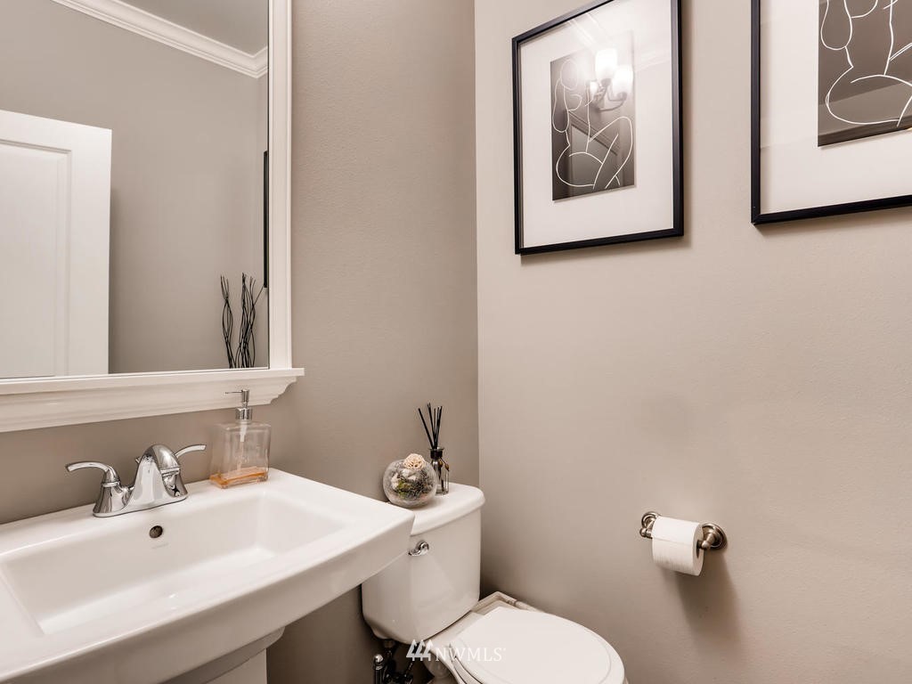844 Mount Baker Place Northeast Renton, WA 98059 - Photo 14 of 34 Gallery Image 14