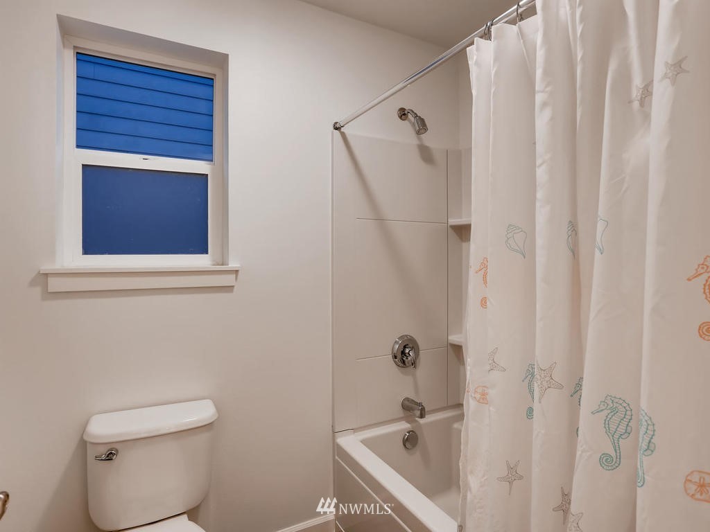 844 Mount Baker Place Northeast Renton, WA 98059 - Photo 22 of 34 Gallery Image 22