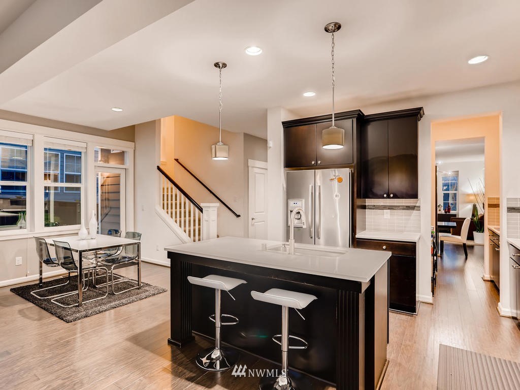 844 Mount Baker Place Northeast Renton, WA 98059 - Photo 7 of 34 Gallery Image 7