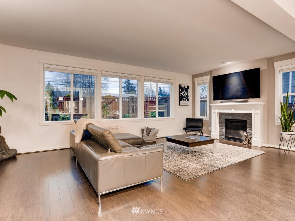 844 Mount Baker Place Northeast Renton, WA 98059 - Photo 10 of 34 Gallery Image 10