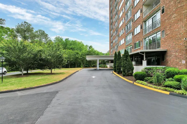 $480,000 | 1414 Continental Drive, Unit 1201, Chattanooga, TN 37405