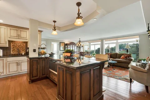 $480,000 | 1414 Continental Drive, Unit 1201, Chattanooga, TN 37405