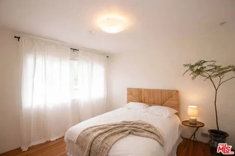 $849,000 | 5482 Village Los Angeles Ca, Los Angeles, CA 90016