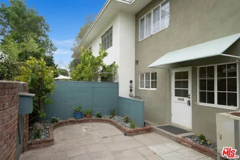 $849,000 | 5482 Village Los Angeles Ca, Los Angeles, CA 90016