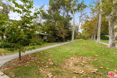 $849,000 | 5482 Village Los Angeles Ca, Los Angeles, CA 90016