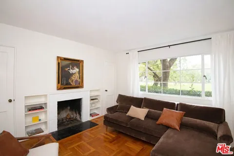 $849,000 | 5482 Village Los Angeles Ca, Los Angeles, CA 90016