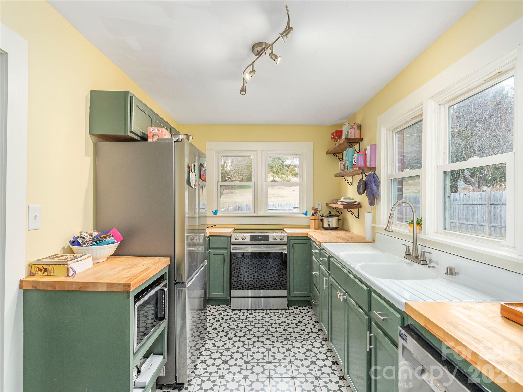 132 Maxwell Street Waynesville, NC 28786 - Photo 8 of 22