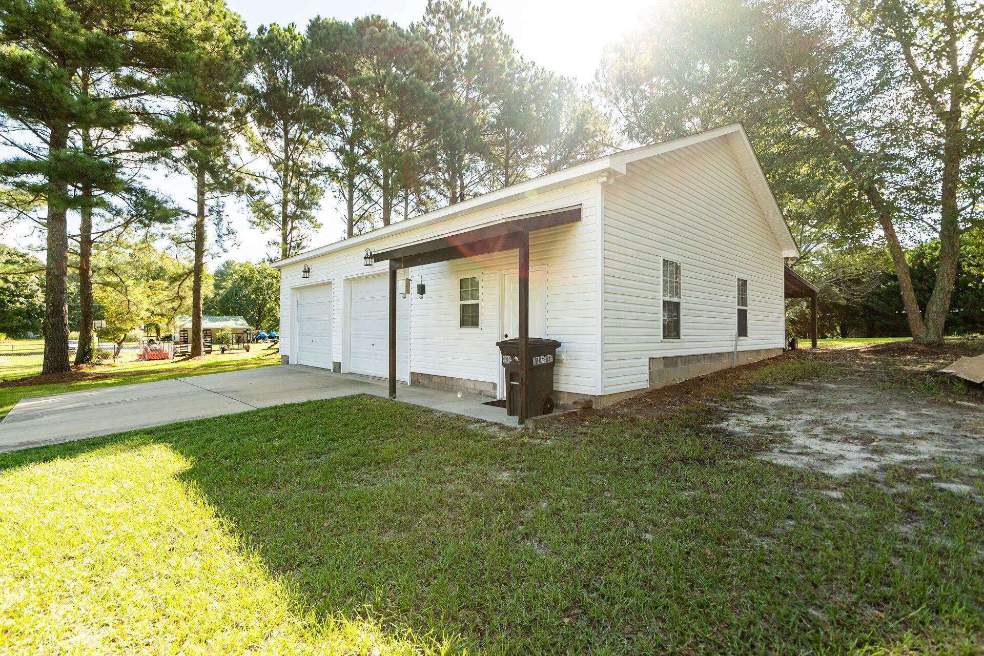 244 South Pleasant Coates Road Benson, NC 27504 - Photo 27 of 32 Garage
