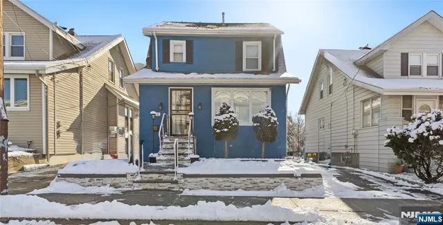 $575,000 | 273 East 6th Street, Clifton, NJ 07011