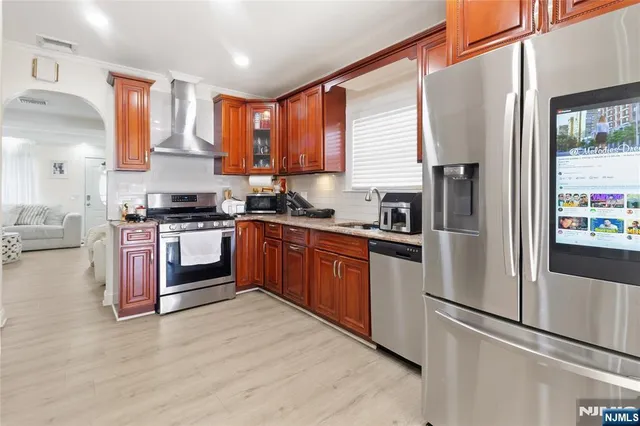 $575,000 | 273 East 6th Street, Clifton, NJ 07011