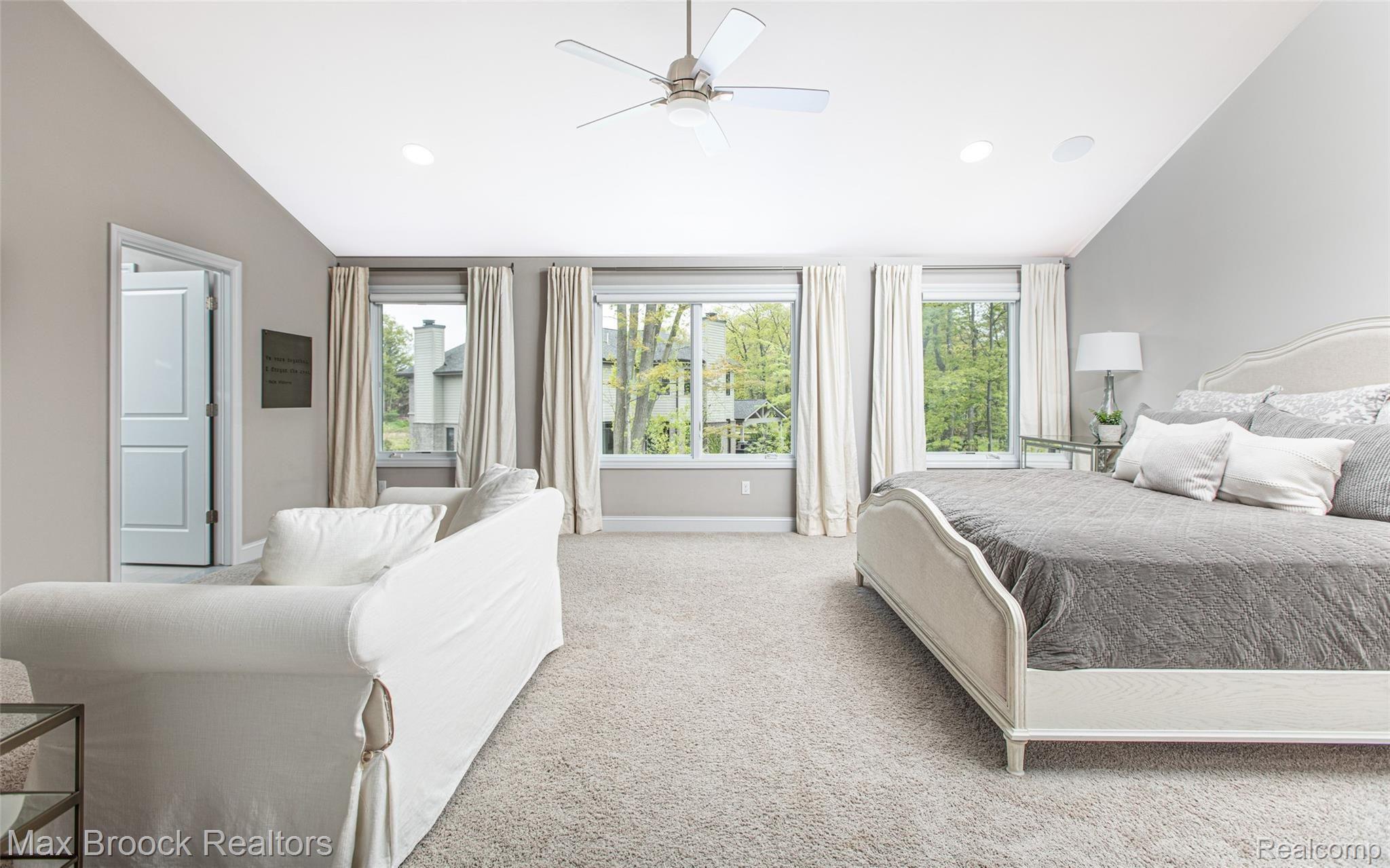 909 Corbin Road Rochester, MI 48307 - Photo 18 of 30 Master Bedroom view #2.jpg