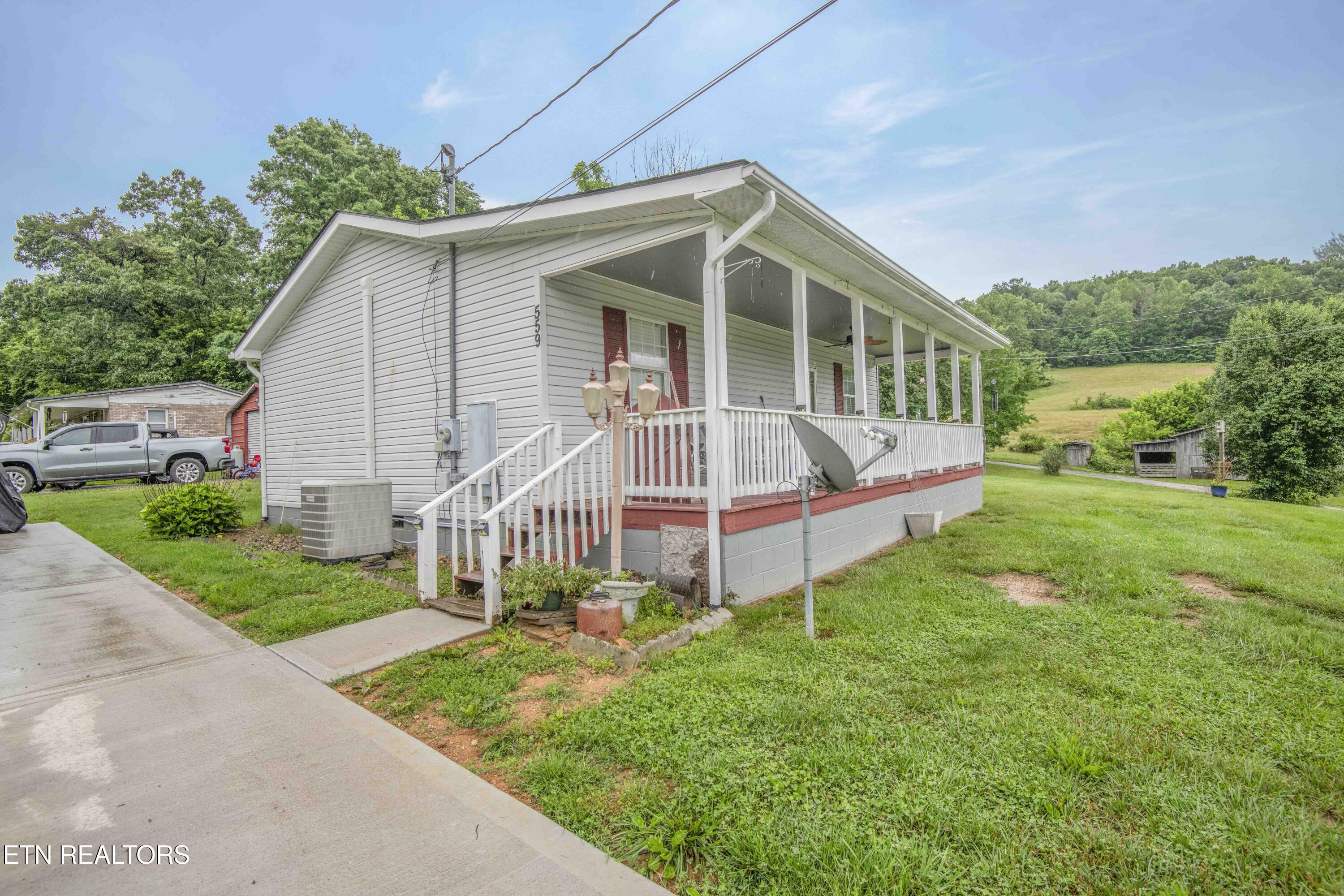 555 Little Valley Road Maynardville, TN 37807 - Photo 3 of 44 54D8E8E2-4532-4953-AE1A-E82F75AD1529