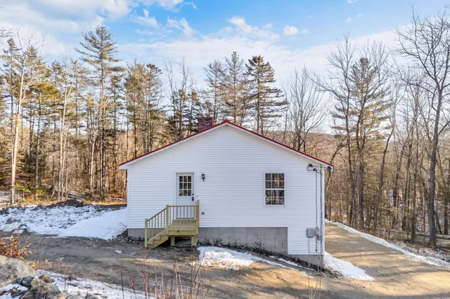 $279,900 | 14 Staples Pond Road, Temple, ME 04984