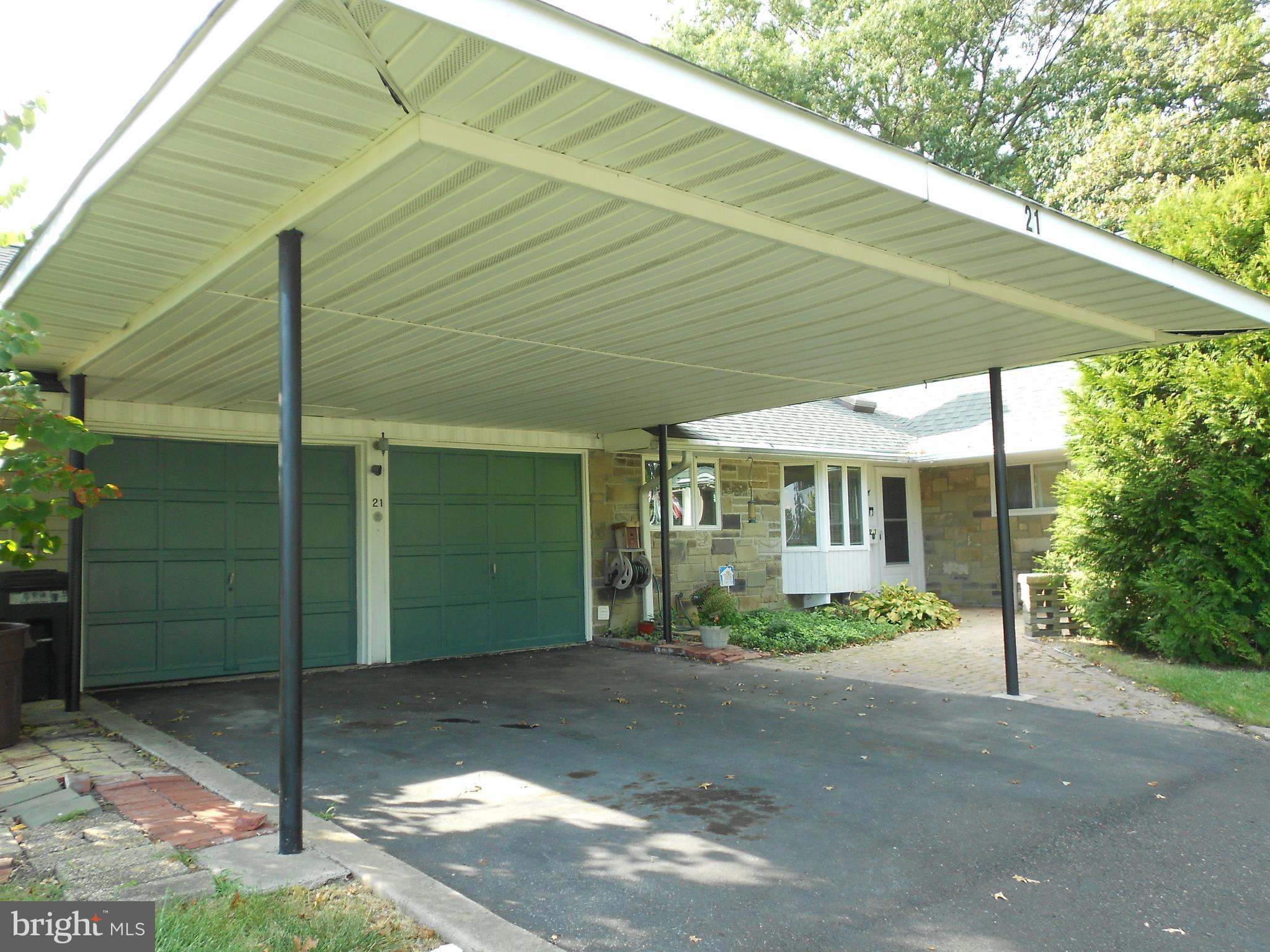 21 Full Turn Road Levittown, PA 19056 - Photo 3 of 42 Garage/Driveway