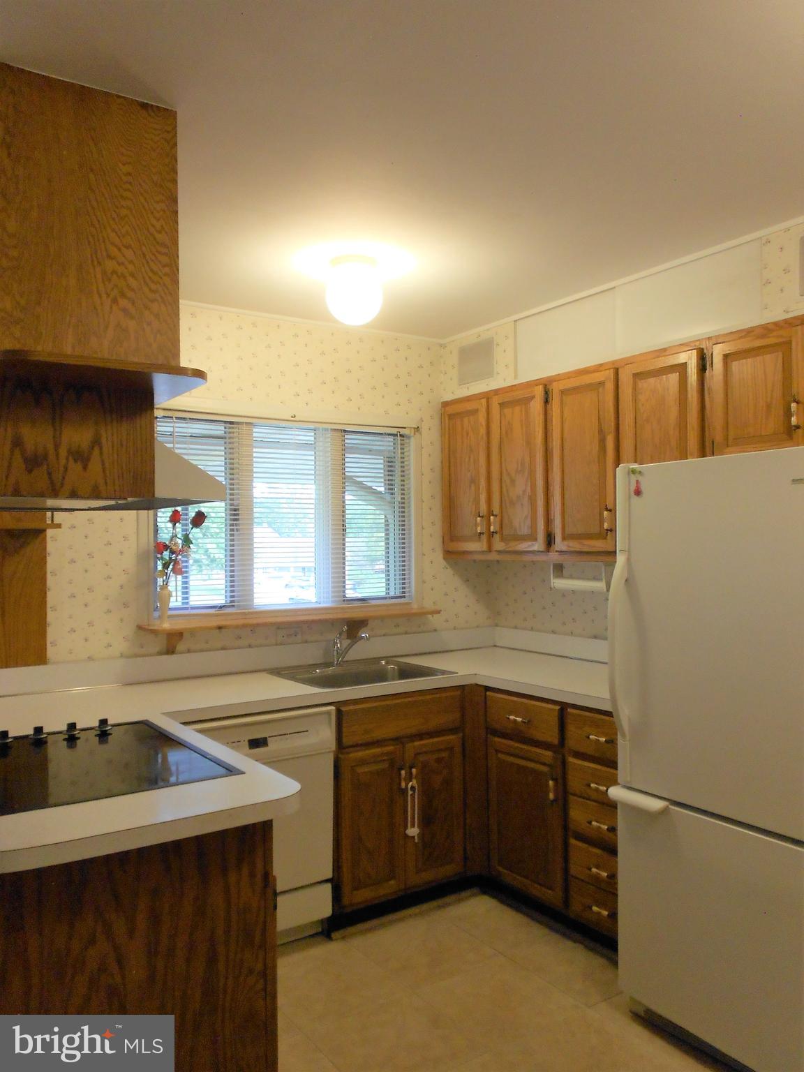 21 Full Turn Road Levittown, PA 19056 - Photo 8 of 42 Kitchen