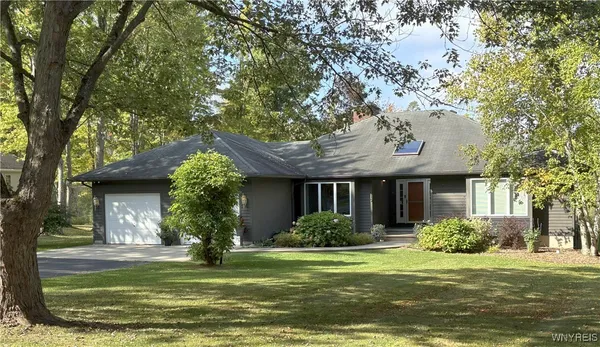 $3,200 | 219 Glenridge Road, East Aurora, NY 14052