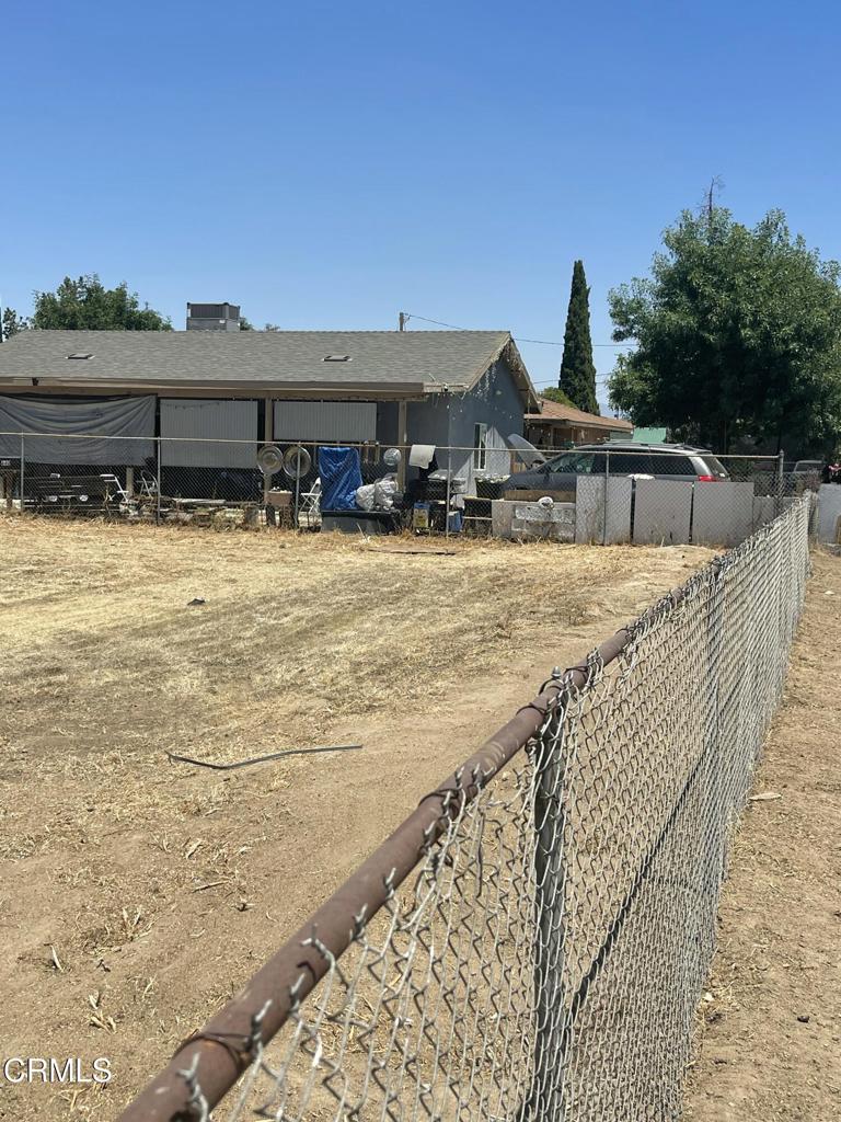 628 East 3rd Street Bakersfield, CA 93307 - Photo 27 of 35 IMG_9855