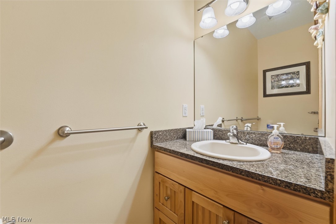 2928 Placid Pointe Road Conneaut, OH 44030 - Photo 35 of 40 upstairs bathroom