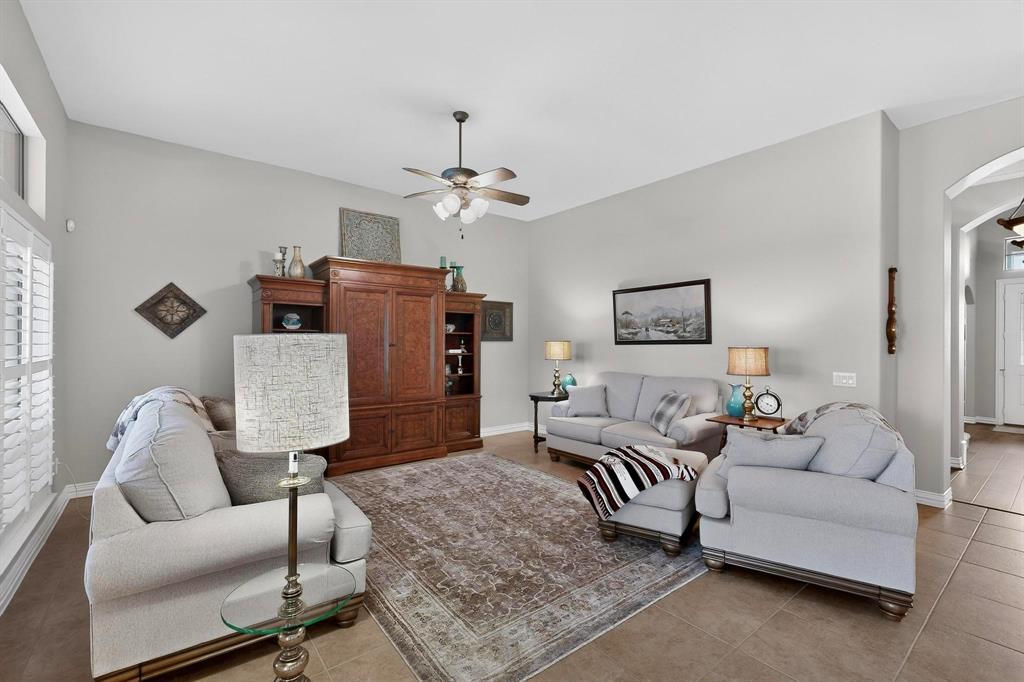 10900 Fieldstone Street Denton, TX 76207 - Photo 13 of 40 Family Room