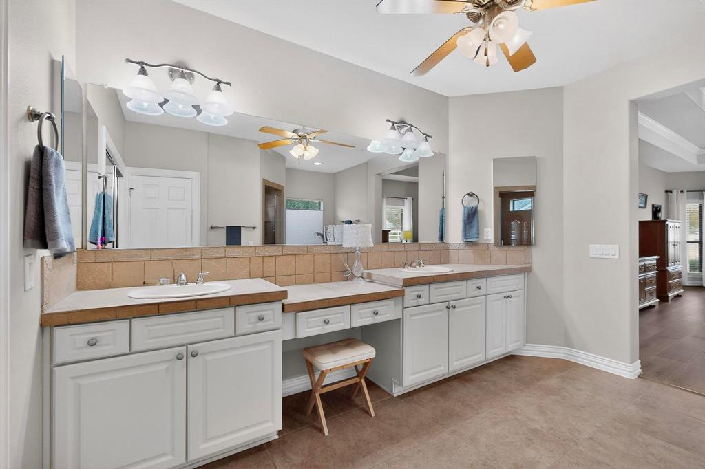 10900 Fieldstone Street Denton, TX 76207 - Photo 26 of 40