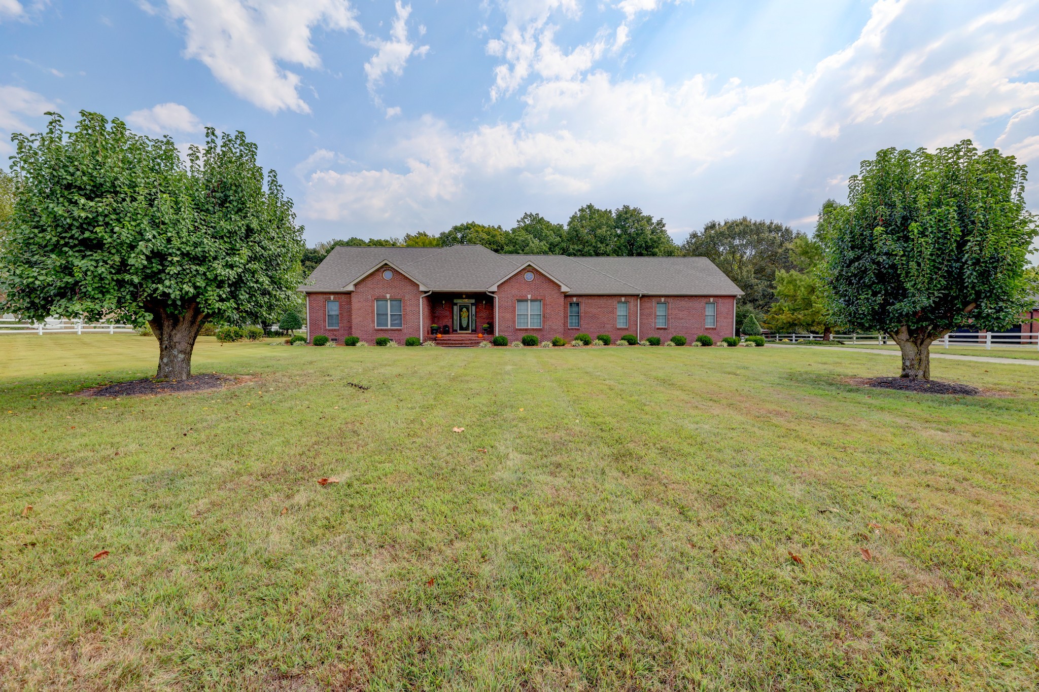 629 Mobley Road Clarksville, TN 37043 - Photo 3 of 97 Gallery Image 3