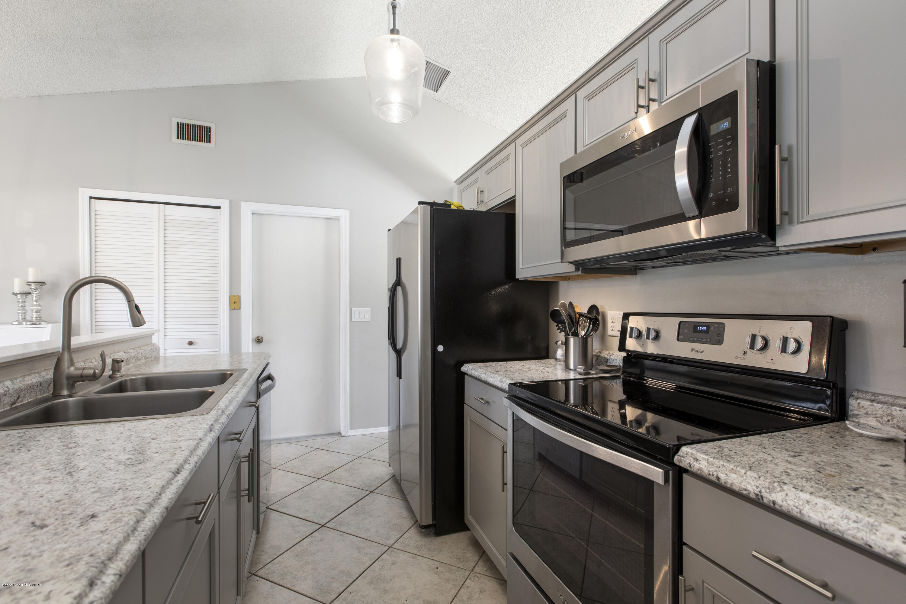 167 Twin Lakes Road Melbourne, FL 32901 - Photo 9 of 29 Stainless Appliances