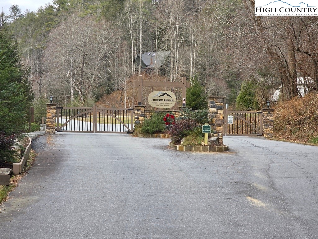 a view of a bench in a patio