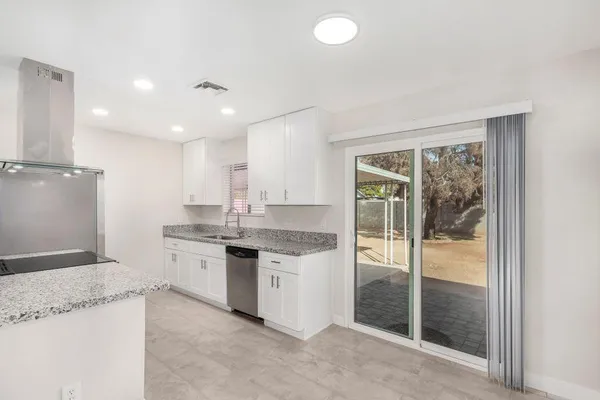 $2,550 | 4316 East Rose Marie Lane, Phoenix, AZ 85032