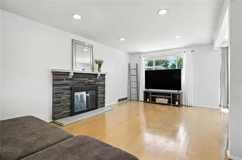 $295,000 | 1335 Cardinal Drive, Pittsburgh, PA 15243