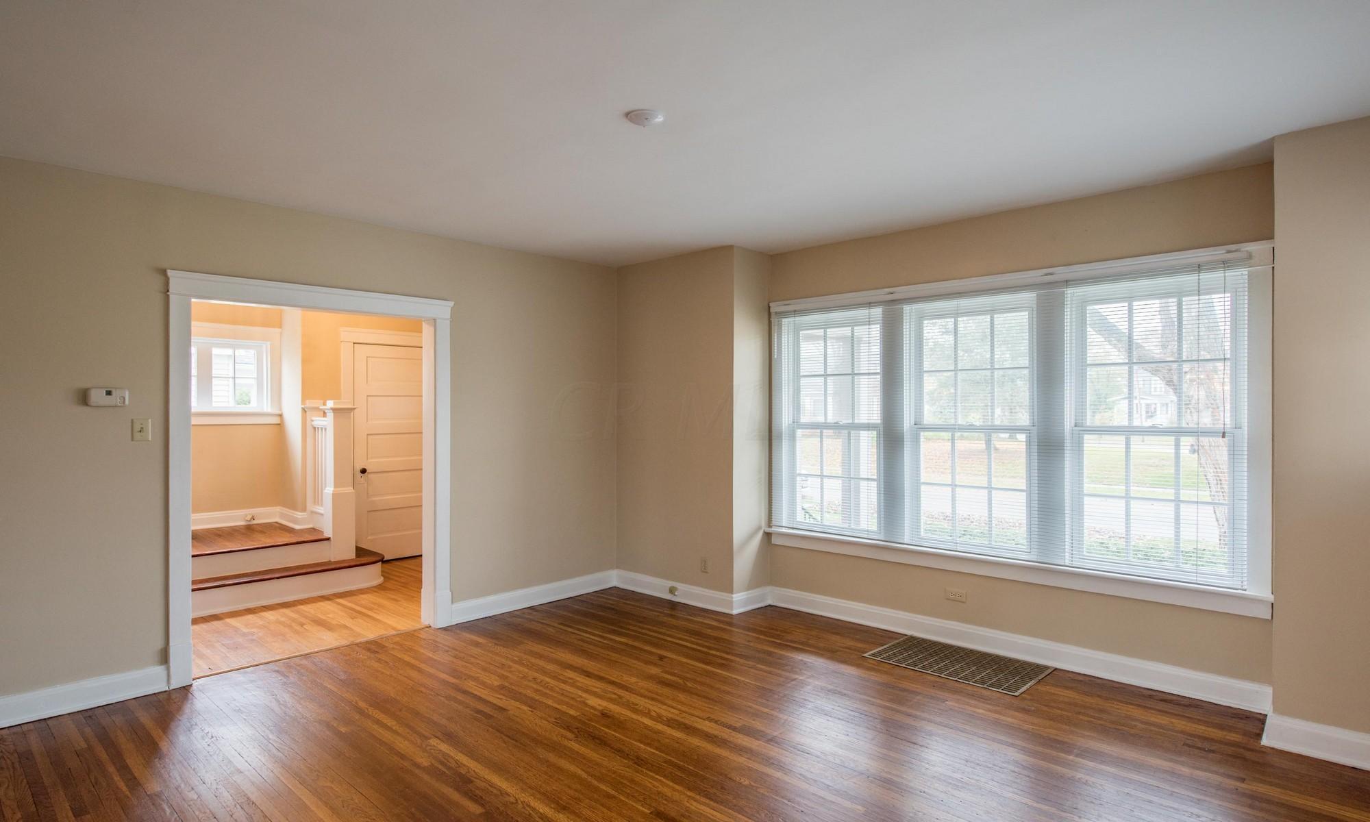 956 Timberman Road Columbus, OH 43212 - Photo 8 of 42 013DSA_1039