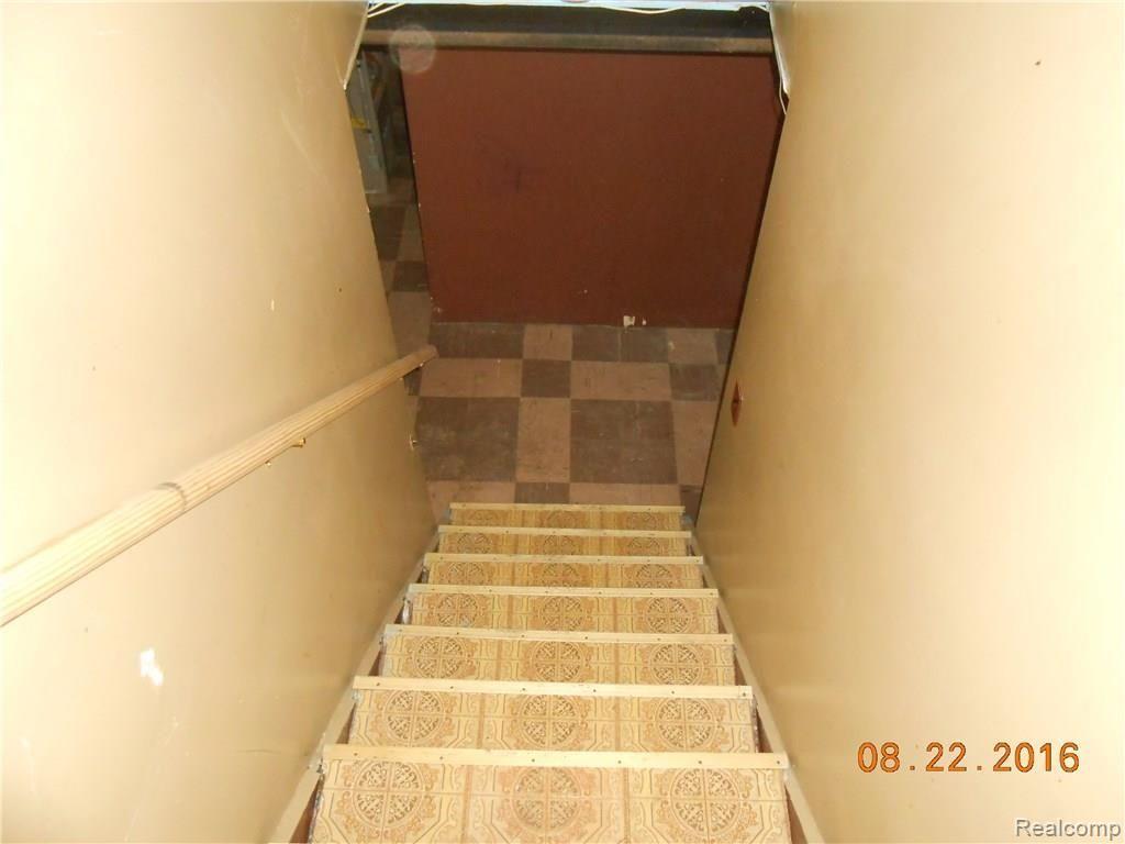 6760 Rutland Street Detroit, MI 48228 - Photo 8 of 15 DSCN9473.JPG