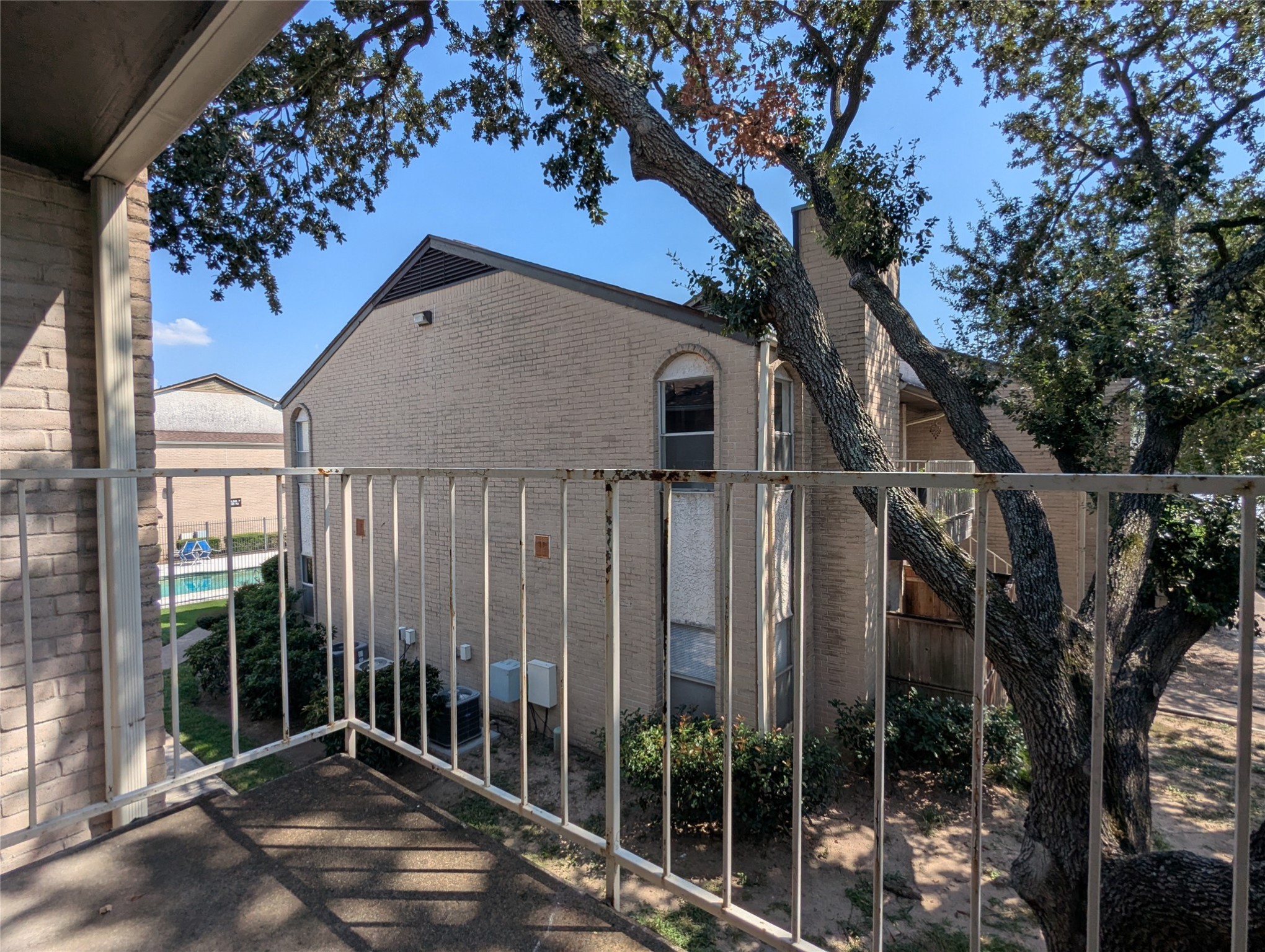 2011 Spenwick Drive, Unit 412 Houston, TX 77055 - Photo 12 of 13 Balcony on the 2nd floor