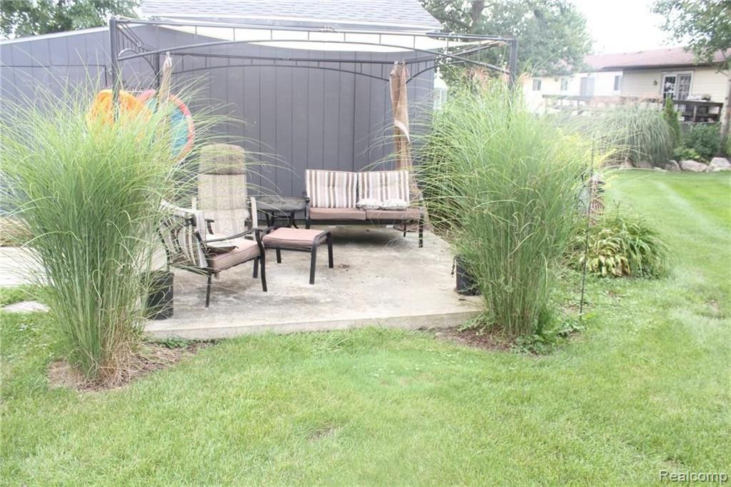 7275 Calkins Road Flint, MI 48532 - Photo 11 of 39