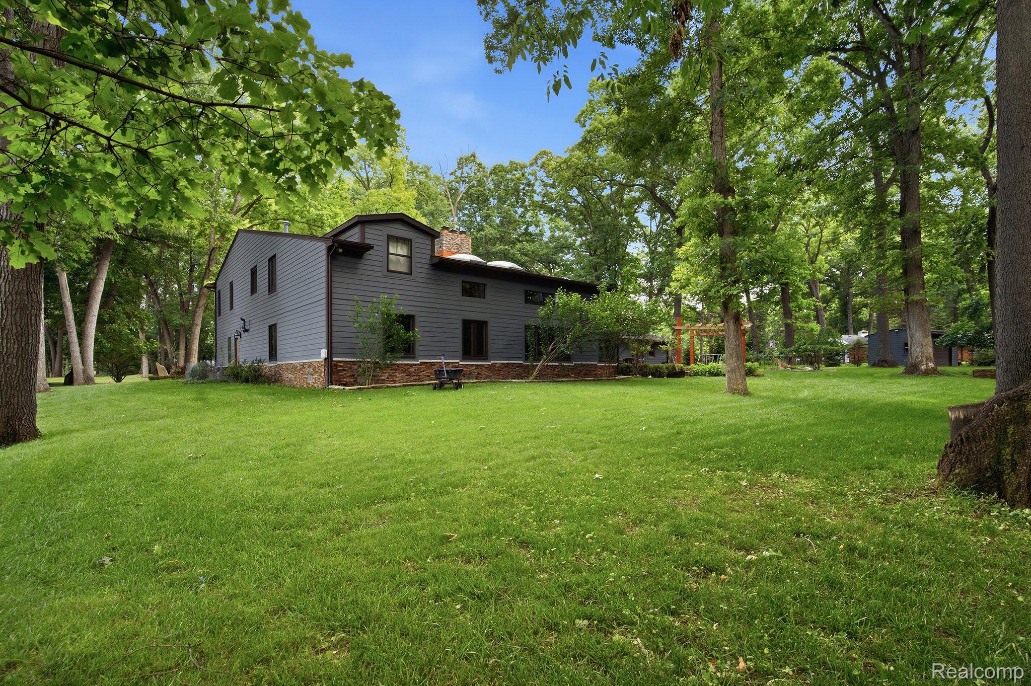 1258 Priscilla Lane Rochester, MI 48309 - Photo 9 of 56 Backyard(2).jpg