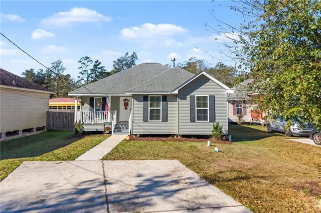 $199,900 | 28620 Berry Todd Road, Lacombe, LA 70445