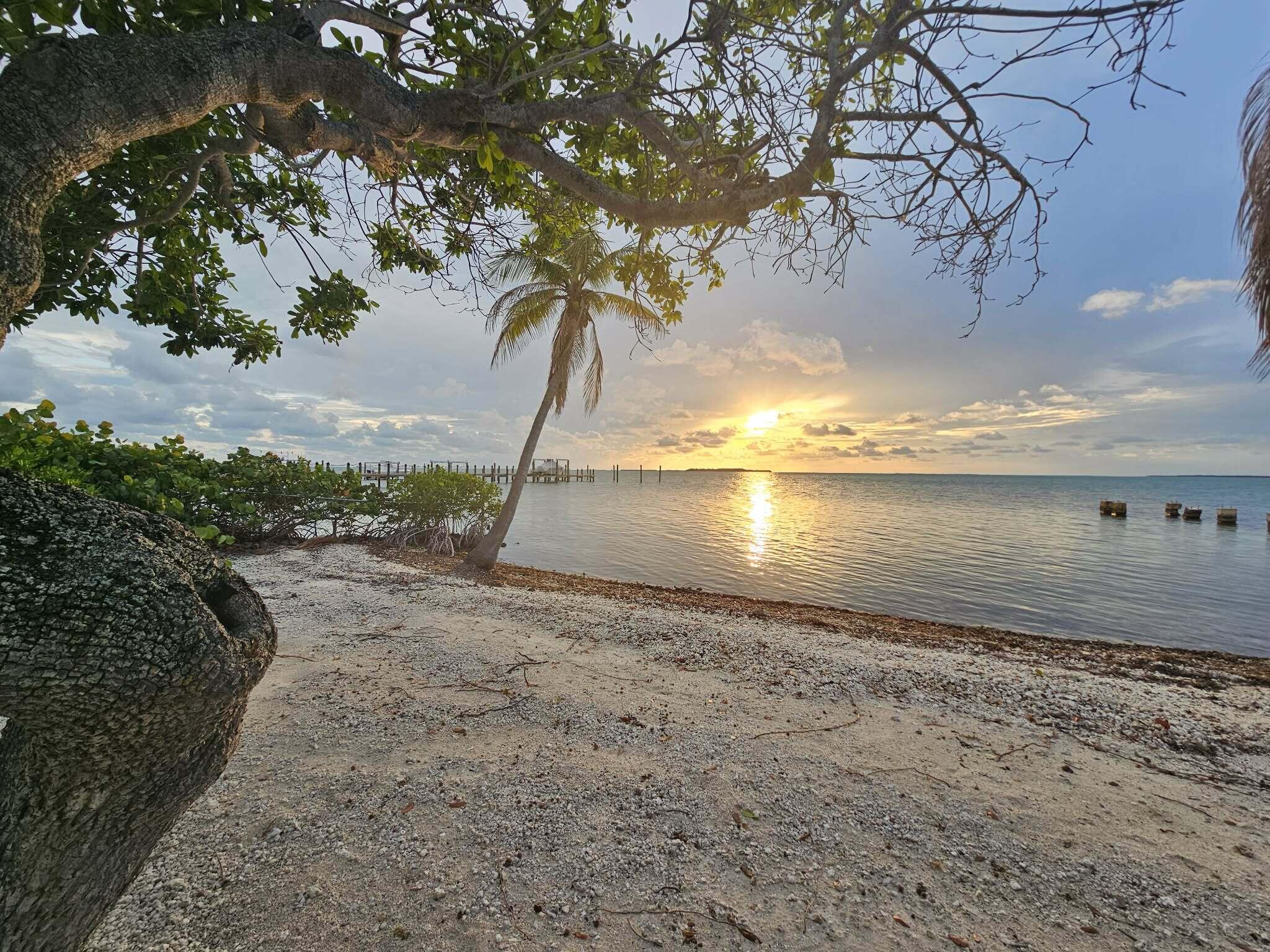 41 Sunset Road Key Largo, FL 33037 - Photo 42 of 61 Messenger_creation_3AC81435-2242-4ABC-B2