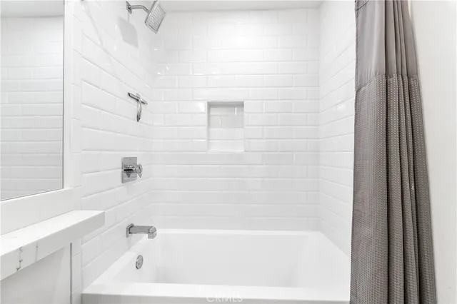 $1,425,000 | 19315 Brooktrail Lane, Huntington Beach, CA 92648