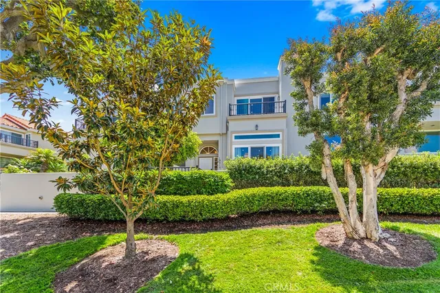 $1,425,000 | 19315 Brooktrail Lane, Huntington Beach, CA 92648