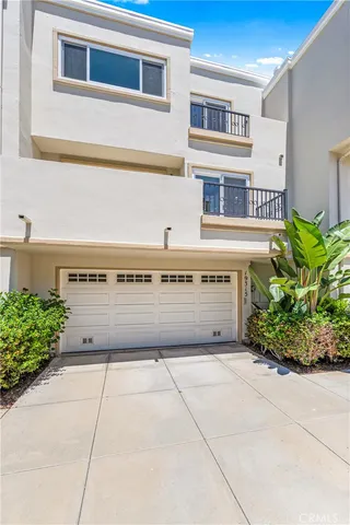 $1,425,000 | 19315 Brooktrail Lane, Huntington Beach, CA 92648