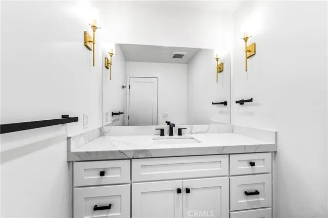 $1,425,000 | 19315 Brooktrail Lane, Huntington Beach, CA 92648