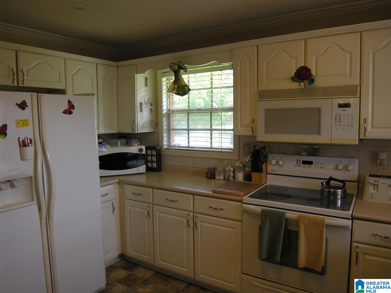 527 Edgeknoll Lane Birmingham, AL 35209 - Photo 5 of 30