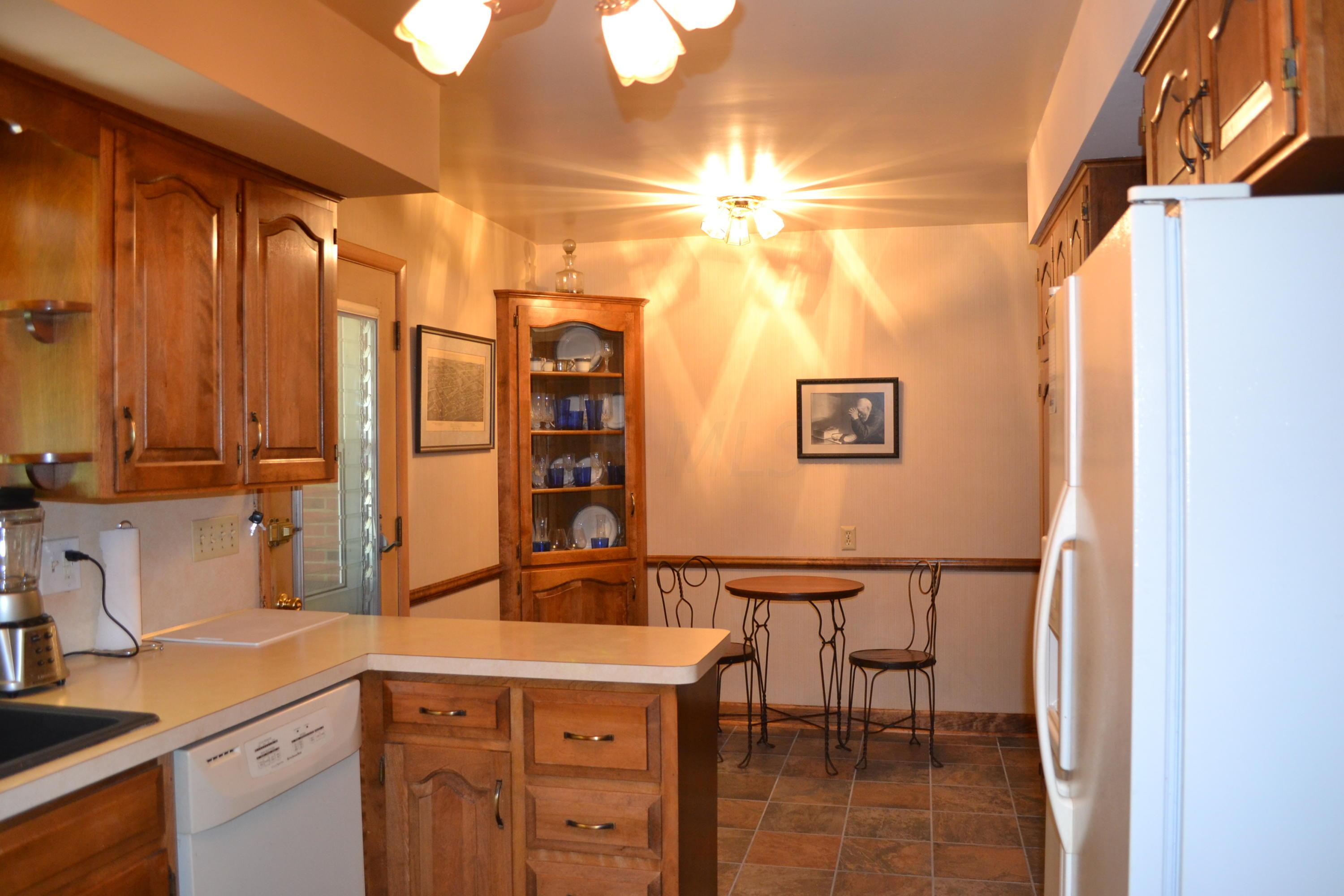 1335 Kirkley Road Upper Arlington, OH 43221 - Photo 15 of 43