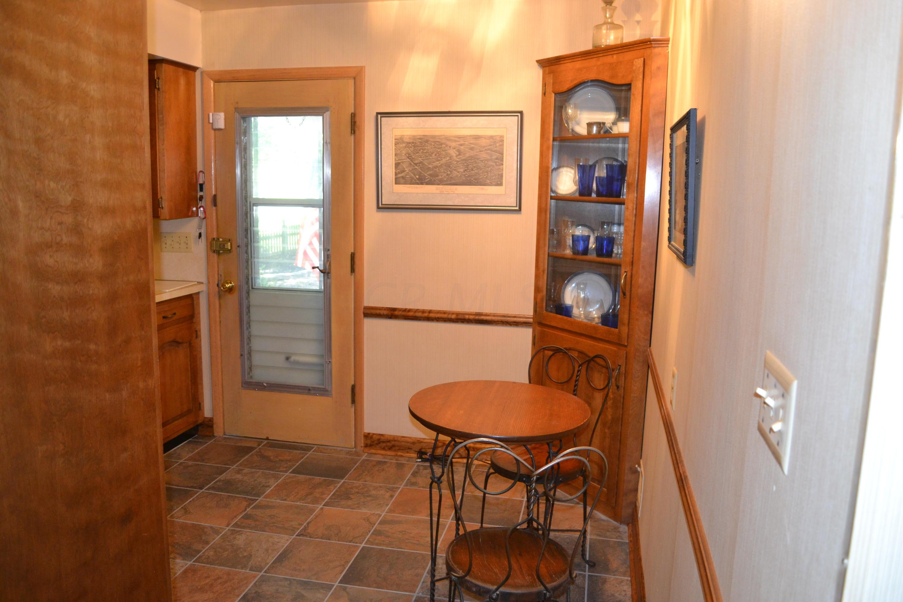 1335 Kirkley Road Upper Arlington, OH 43221 - Photo 17 of 43