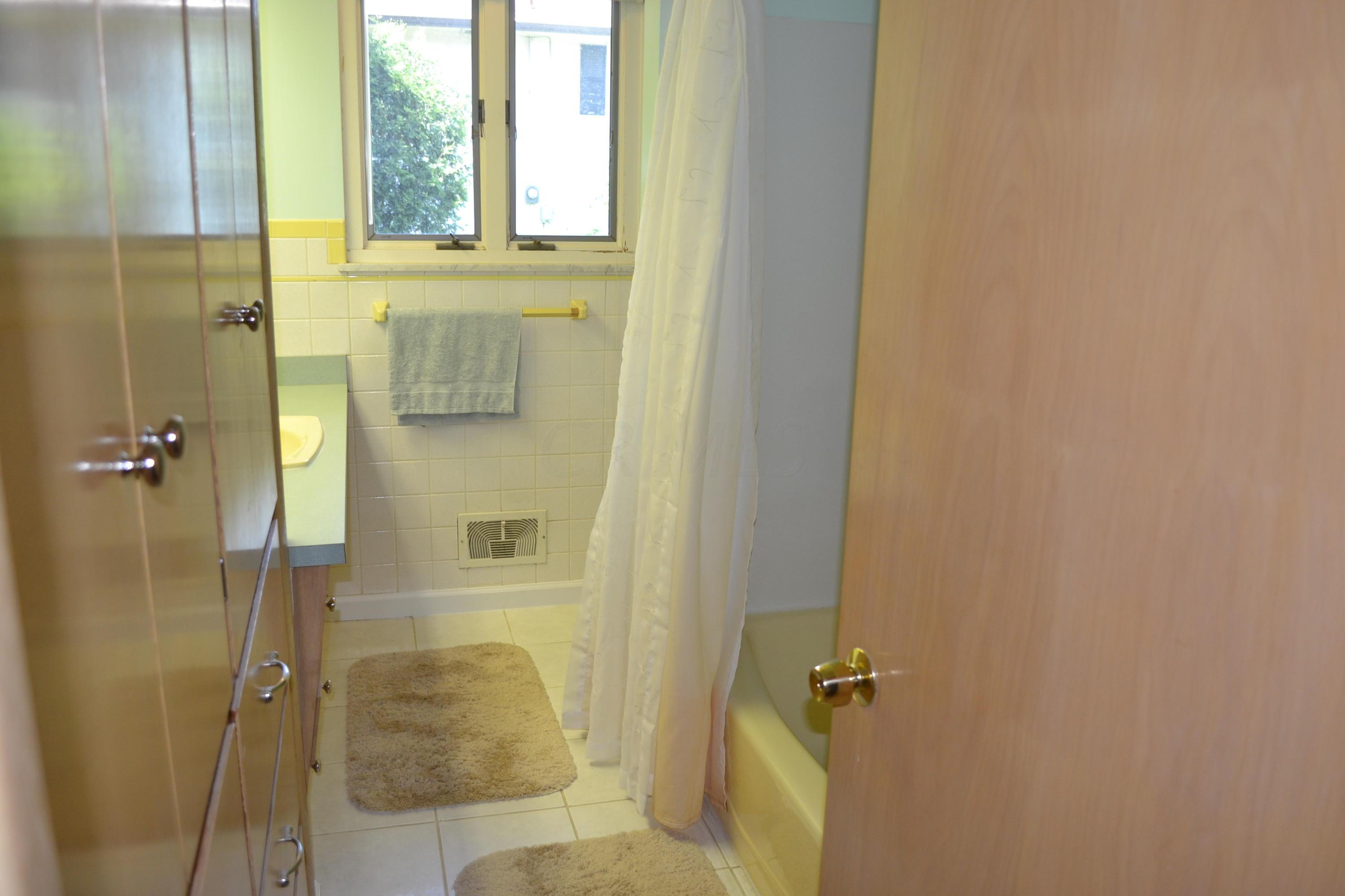 1335 Kirkley Road Upper Arlington, OH 43221 - Photo 25 of 43