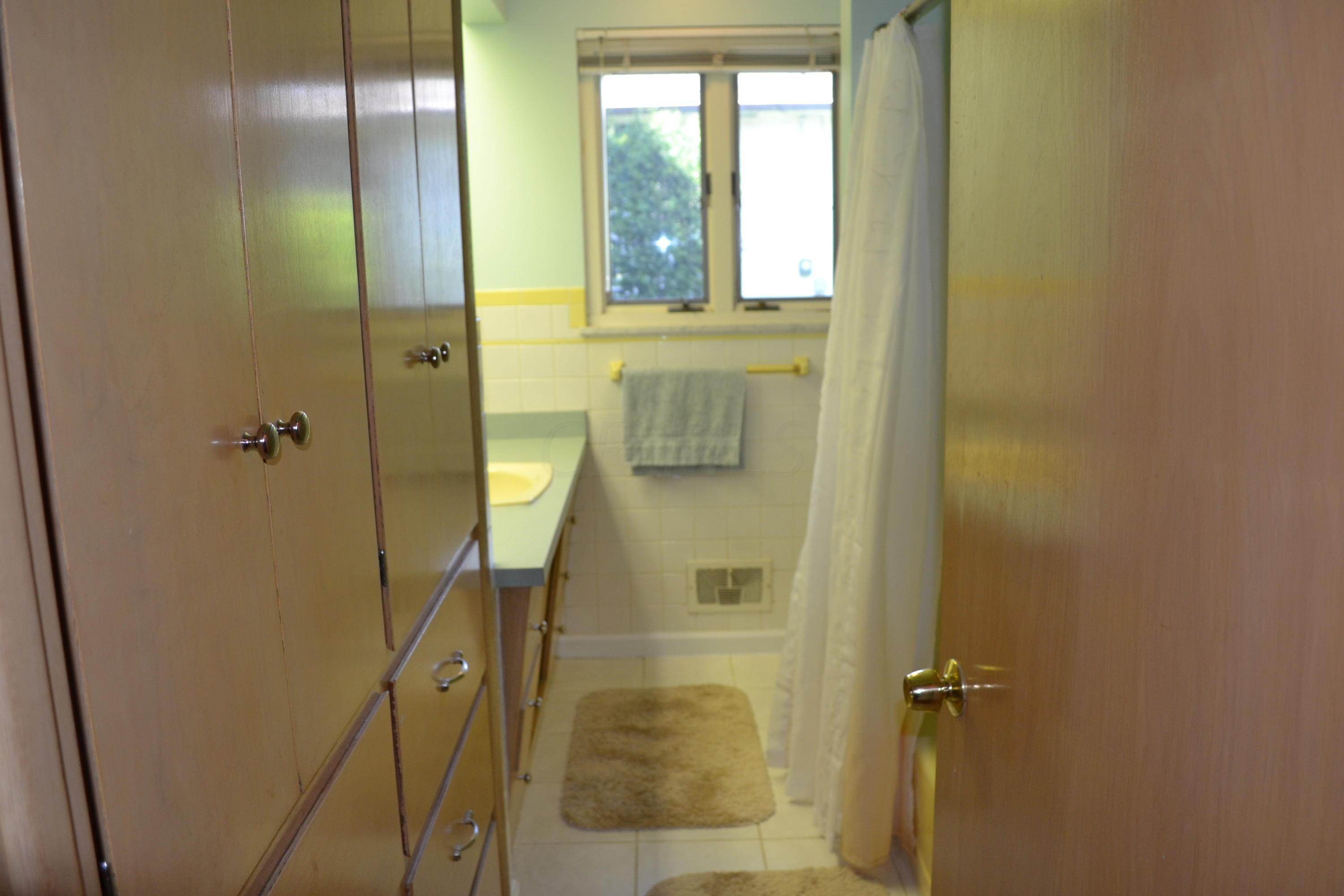 1335 Kirkley Road Upper Arlington, OH 43221 - Photo 26 of 43