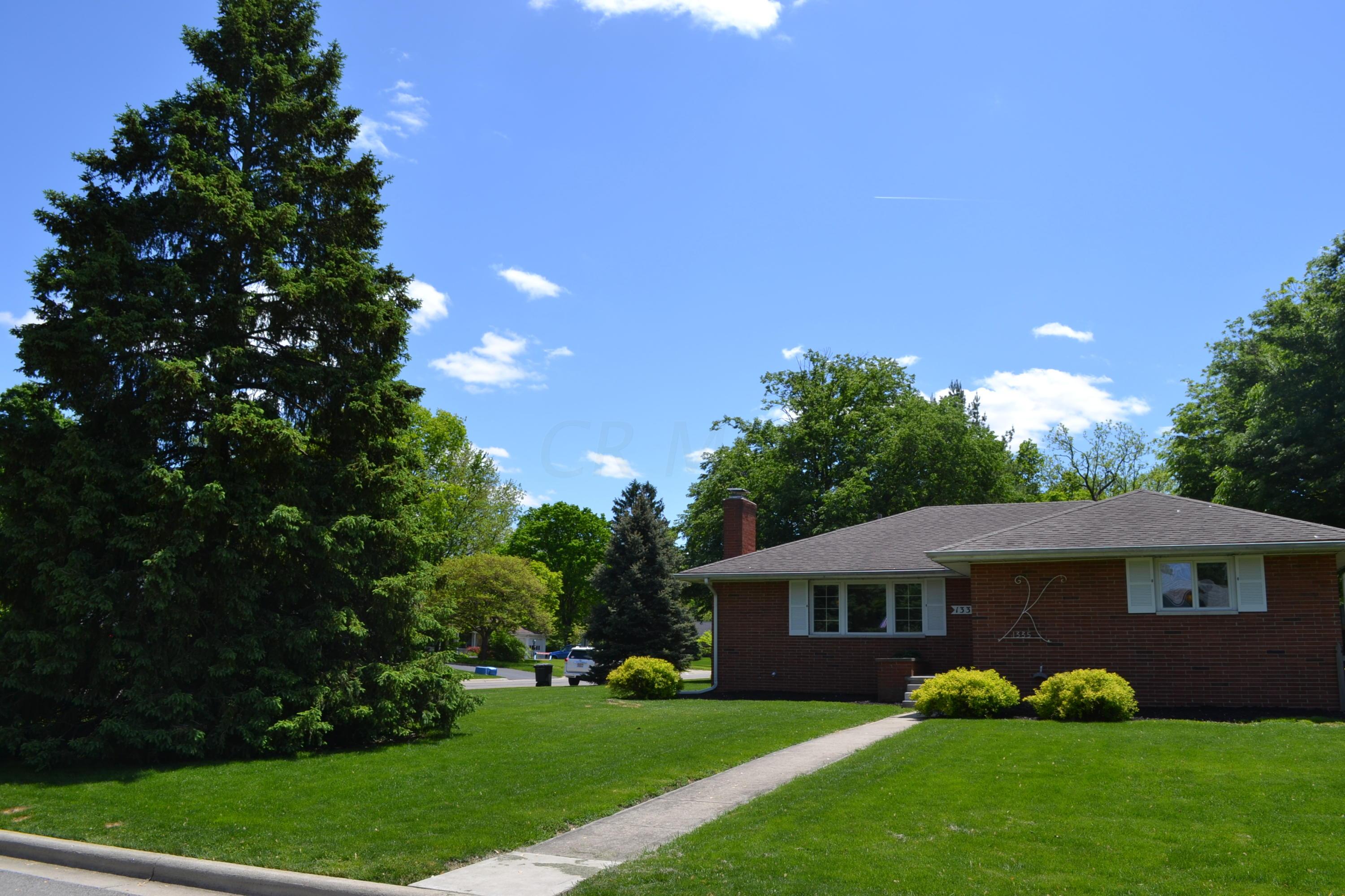 1335 Kirkley Road Upper Arlington, OH 43221 - Photo 3 of 43