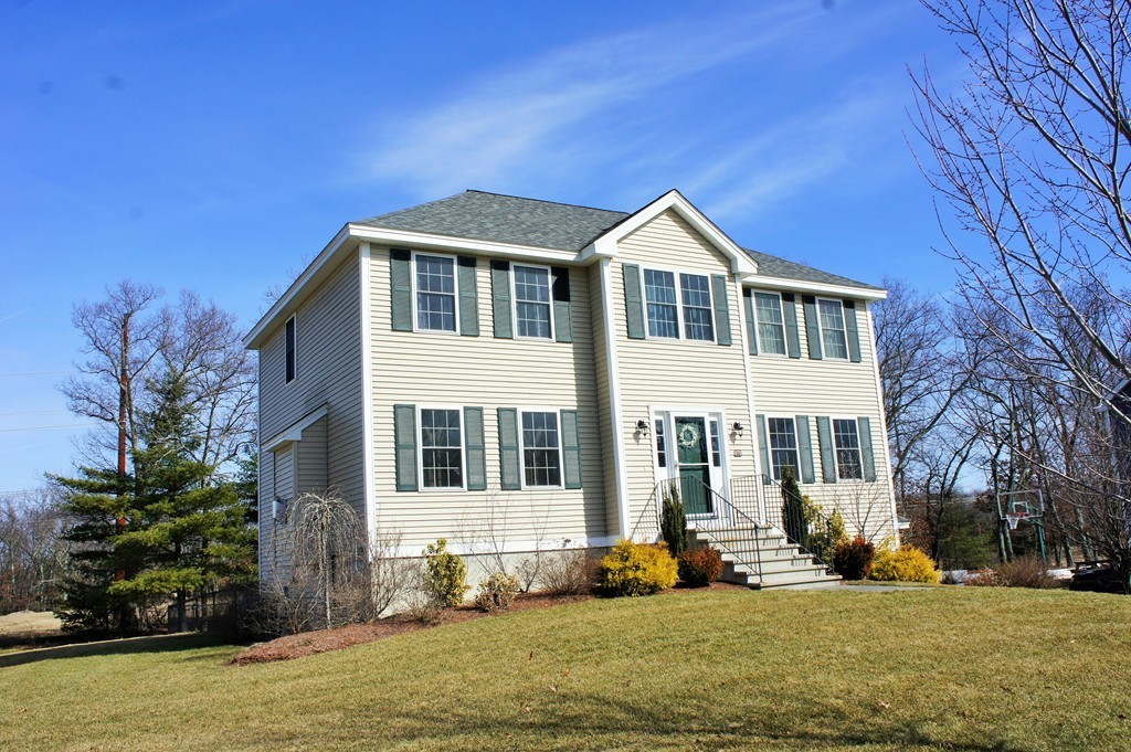64 Cart Path Road Dracut, MA 01826 - Photo 2 of 26 Gallery Image 2