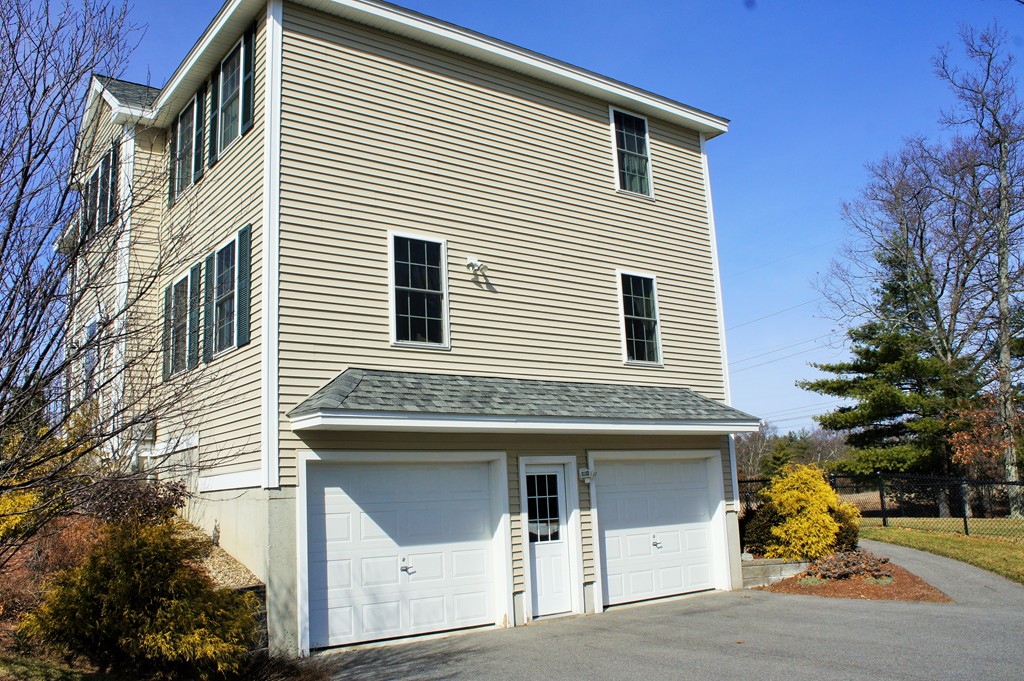 64 Cart Path Road Dracut, MA 01826 - Photo 3 of 26 Gallery Image 3